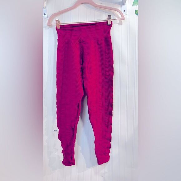 Booty by brabants Vibrant Pink Textured Leggings OS - Picture 2 of 7